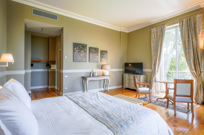 Chambre double de charme, vue sur les jardins du Château