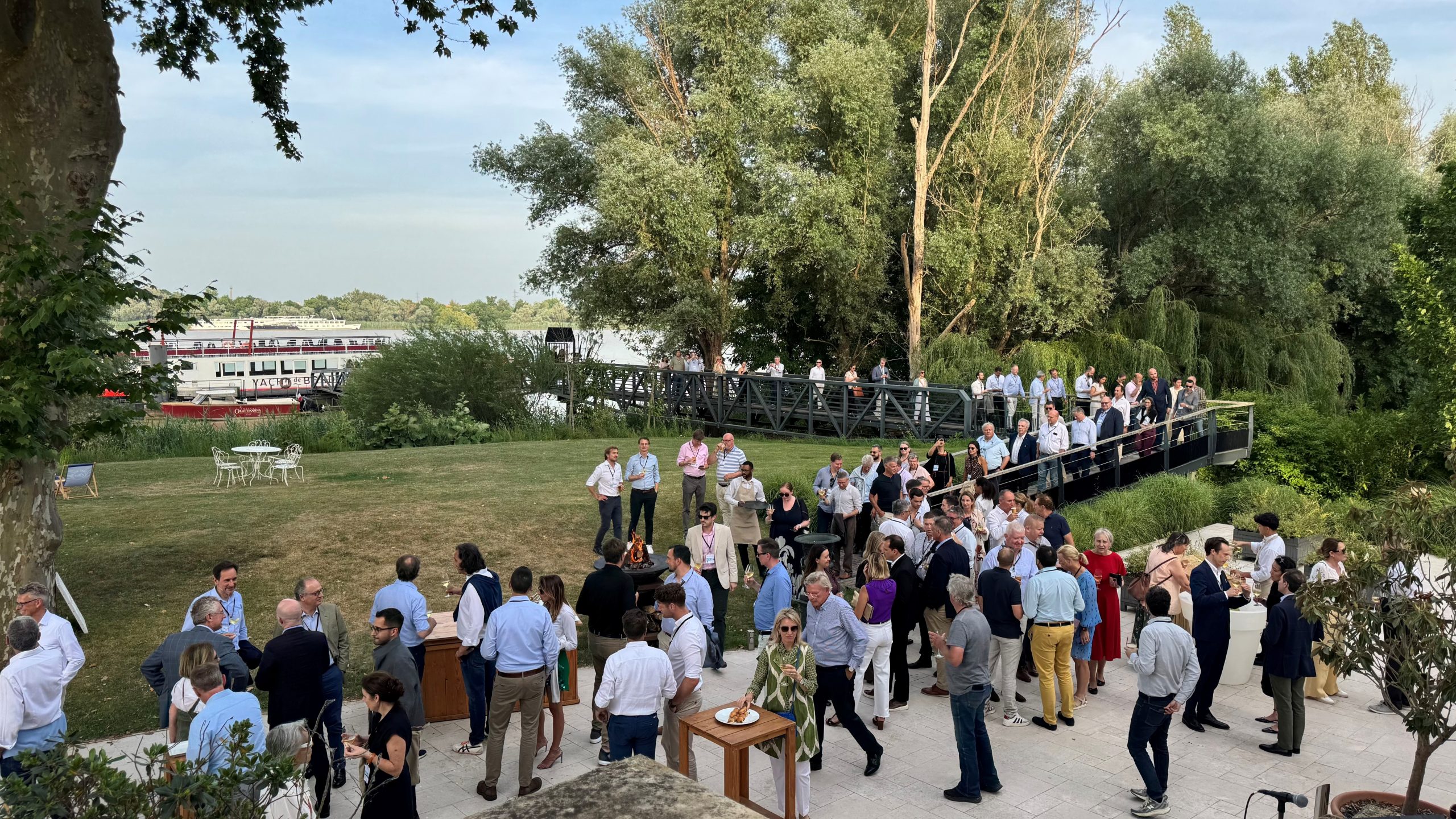 You are currently viewing Lancement de produits : Comment l&rsquo;architecture d&rsquo;un château valorise-t-elle l&rsquo;image de votre marque ?